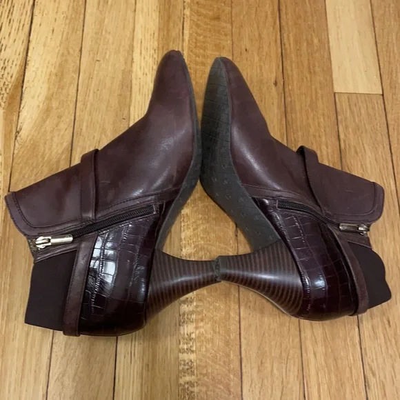 Circa Joan & David Leather Brown Heeled Boots, sz 10M - Picture 5 of 10